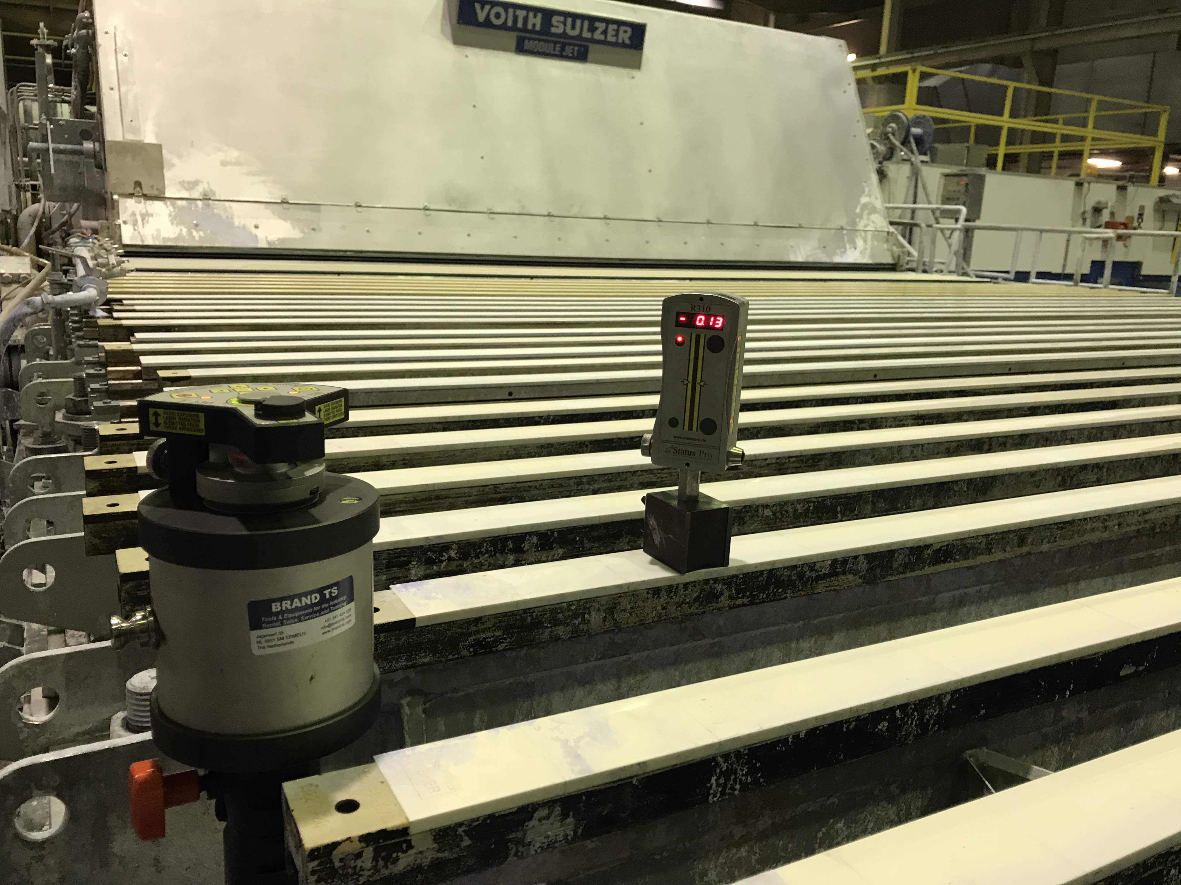 Flatness measurement on a production line on site