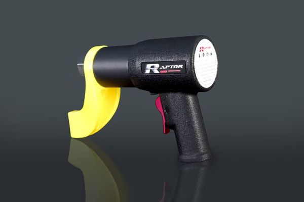 Pneumatic torque wrenches