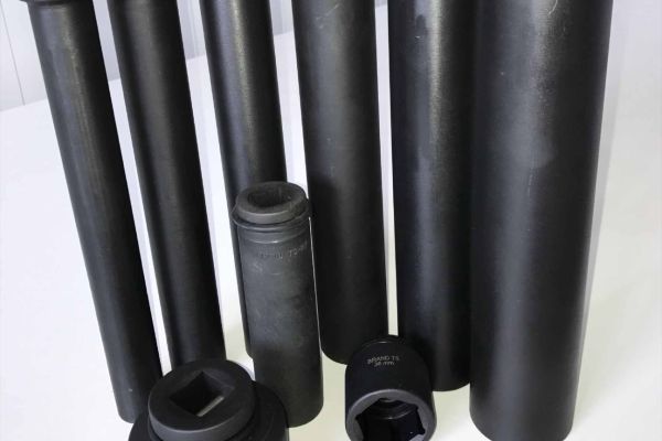 Impact sockets and inserts